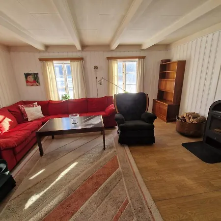 Holiday home Selnestun *