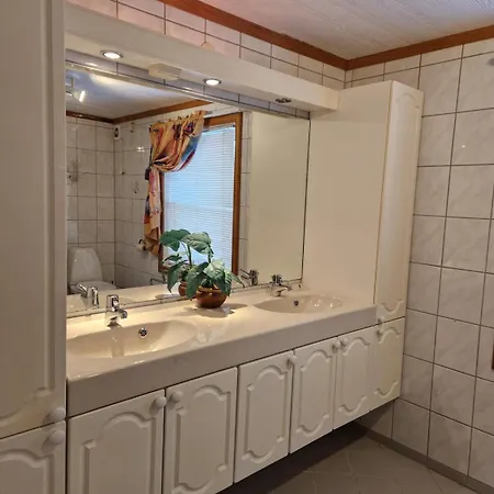 Selnestun Holiday home